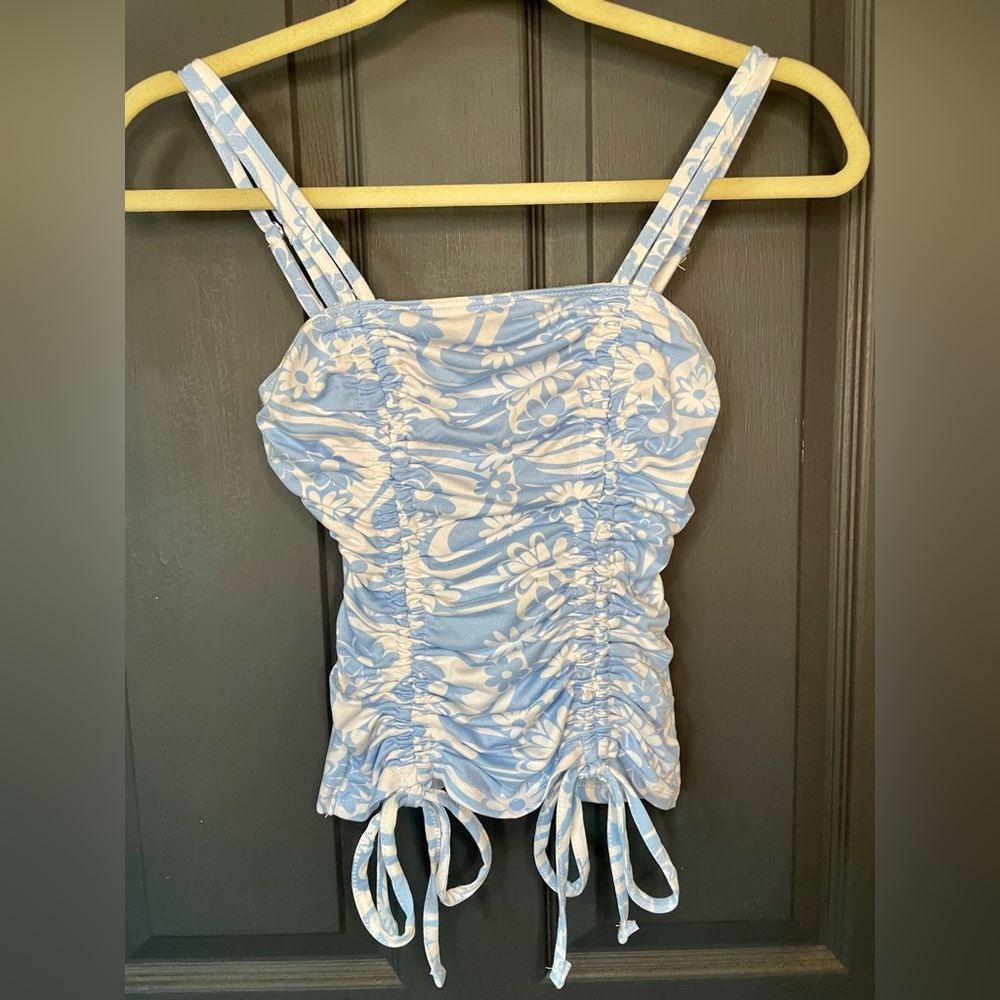 Flower pattern top